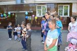 45-летие со дня заселения в квартиры отметили жители дома номер 110 по улице Некрасова
