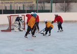 Хоккеисты школ Уссурийска вышли на лёд соревнований «Золотая шайба» в новой форме