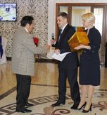Почетную грамоту от Губернатора получил председатель общества пожилых людей из Уссурийска