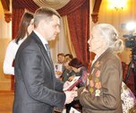 Глава администрации УГО вручил медали «70 лет Победы в Великой Отечественной войне»