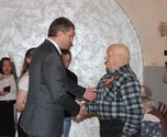 Вице-губернатор Приморского края вручил 20 медалей ветеранам и труженикам тыла в Уссурийске