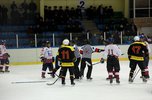 Финал «Ночной хоккейной лиги» проходит на льду уссурийской «Ледовой арены»