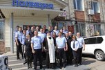 В Уссурийске накануне Пасхи священник православного храма встретился с сотрудниками транспортной полиции