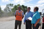 Глава администрации УГО провел выездную рабочую встречу по ремонту дороги до села Утесного