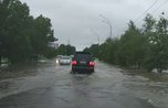 Некоторые улицы затопило в Уссурийске. Видео