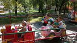 Воскресный день дети из пункта временного размещения Уссурийска провели в городском парке