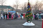 В Уссурийске в парке имени Чумака прошла праздничная игровая программа «Новогодний переполох»