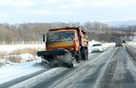 Дороги Приморья очищают от снега