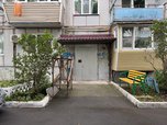 «50 на 50»: в Уссурийске продолжается ремонт подъездов многоквартирных домов