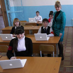 В школе № 3 появился мобильный компьютерный класс