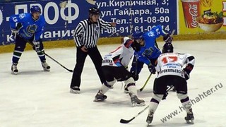 “Приморье” продолжает лидировать в первой хоккейной лиги после матчей с “Кристаллом”
