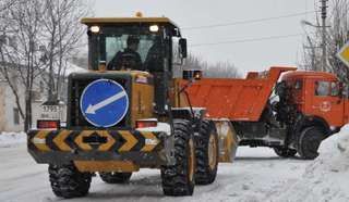 На улицах Уссурийска для уборки снега задействованы 15 единиц техники и 29 дорожных рабочих