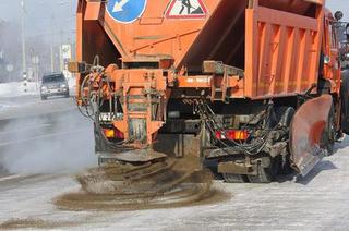 Для борьбы с гололёдом на дорогах Уссурийска заготовлено 920 кубометров пескосолевой смеси