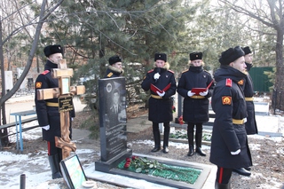 Память героя-уссурийца, погибшего в Афганистане, почтили на городском кладбище