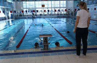 Обязательные уроки плавания внедряют в школах Приморья