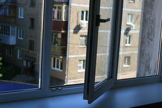 В Уссурийске проводится доследственная проверка по факту падения ребенка из окна