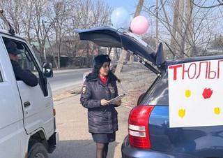 В Уссурийске полиция привлекла к ответственности нелегальных торговцев тюльпанами