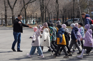 Участники программы &laquo;Герои Приморья&raquo; готовят школьников к параду 