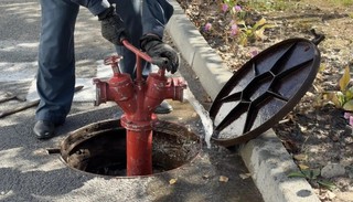 В Уссурийске проверяют источники наружного противопожарного водоснабжения
